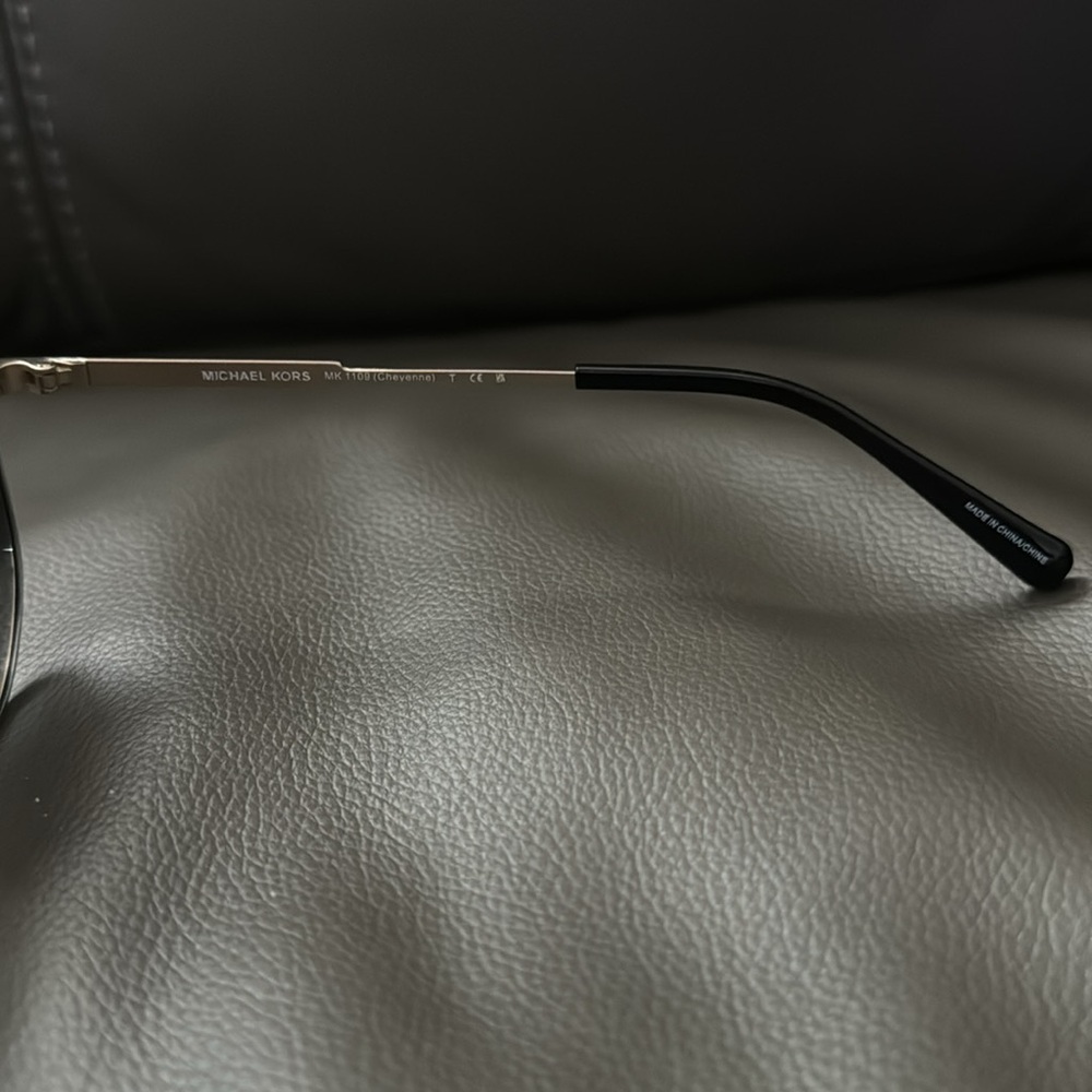 Michael Kors Aviator Sunglasses New with Box Sold out color!SALE! 😎🕶️ - Picture 8 of 8